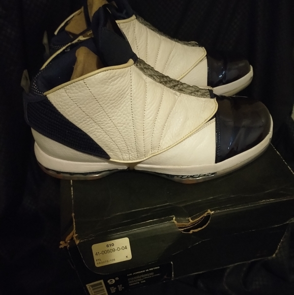 Jordan 16 midnight navy size 9.5 - Picture 2 of 4